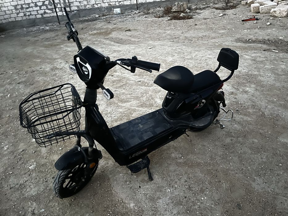 Скутер электронный черный