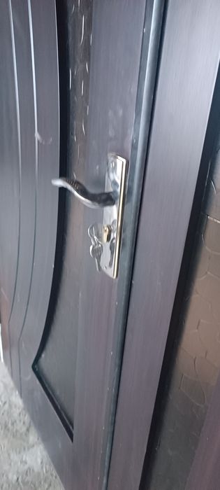 Mdf eshiklar yaxshi holatda