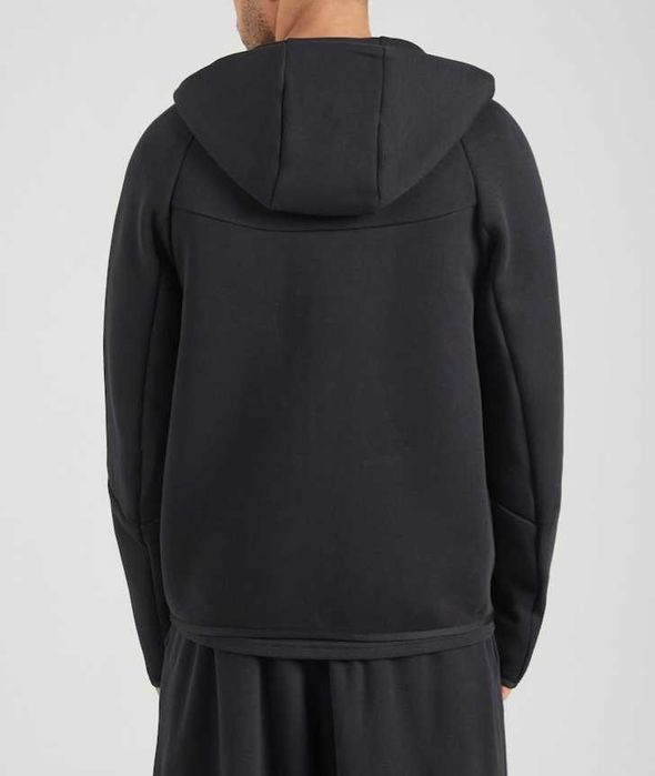 Hanorac Nou original Nike Tech Fleece, made in Cambodgia, mar. M, culoare neagra