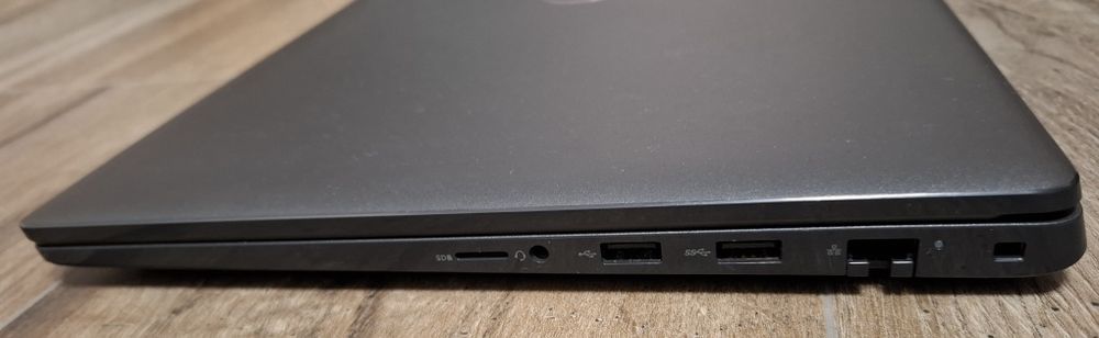 Лаптоп Dell 3520 | I5 1135G7 | 16GB RAM | 256 SSD