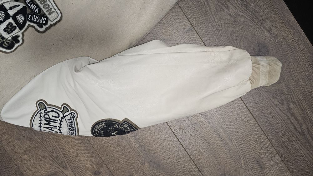 Яке Бомбър, Бейзболно, baseball jacket