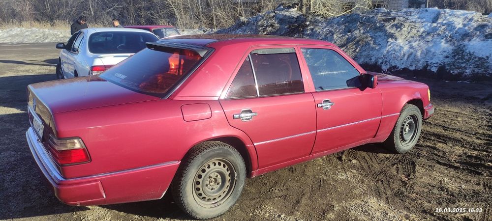 Продам автомобиль Мерседес 124