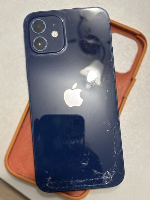 Продаю Iphone 12 blue