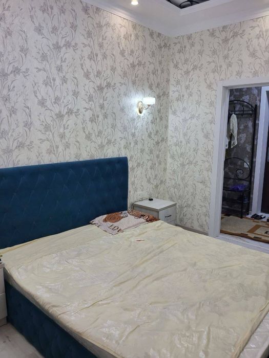 Срочно ижарага берилади 2 хонали 2 этаж 350$ . Адрес Шохи Зинда .