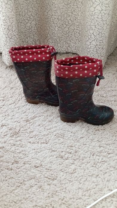 Продам резиновые сапоги