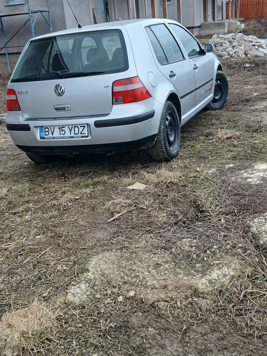 Vand Golf 4  16 benzina