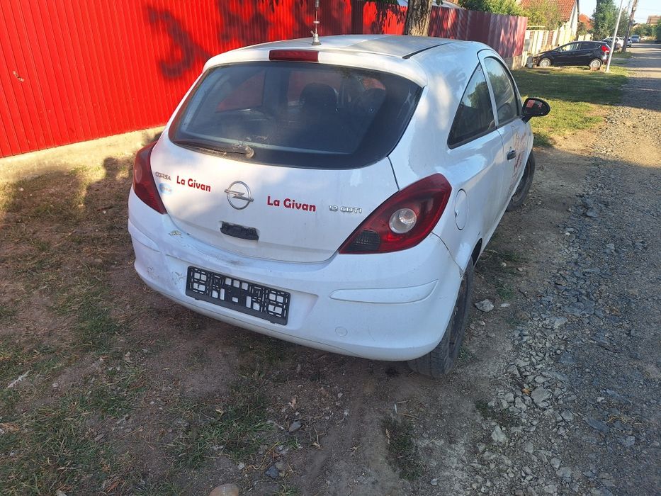 Dezmembrez opel corsa d 1.3 cdti