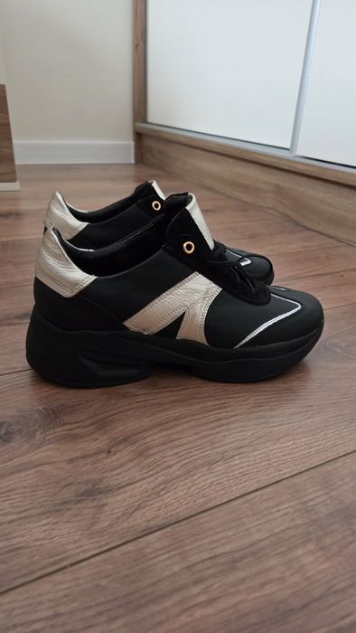 Нови сникърси естествена кожа