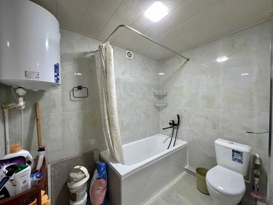 Продаётся 2-комнатная квартира переделанная в 3-комнатную