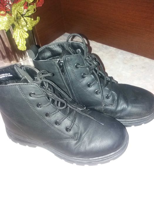 Зимни БОТИ Черни за момче  37 номер