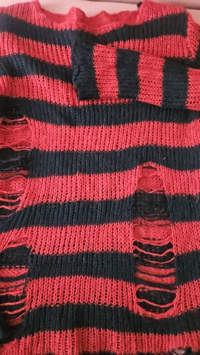 Женская одежда пуховик, платье, свитер