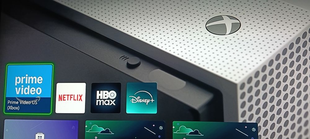 XBOX ONE S 1TB în stare excelentă