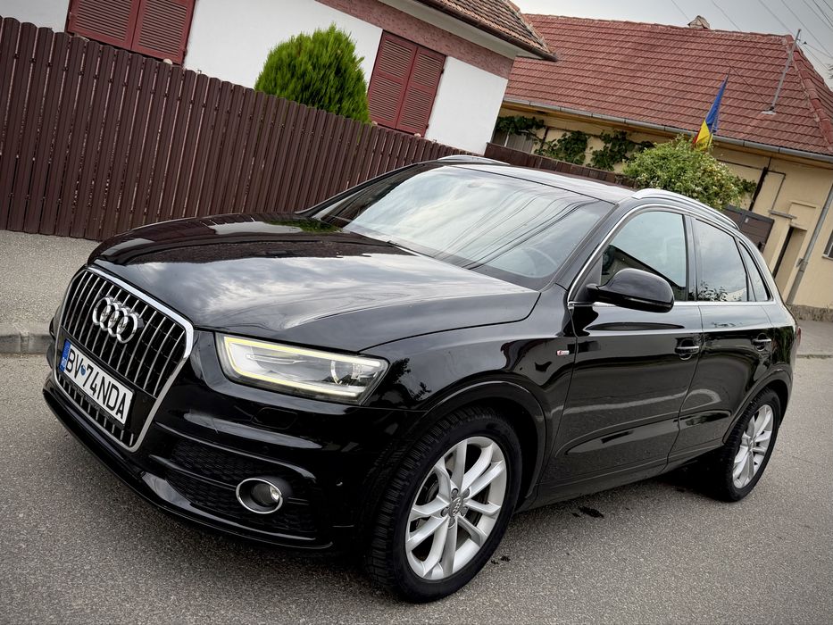 Audi Q3 S-line full panoramic / Automat