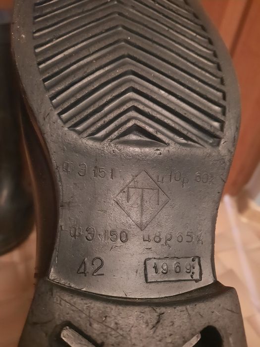 Резиновые сапоги размер 42-43