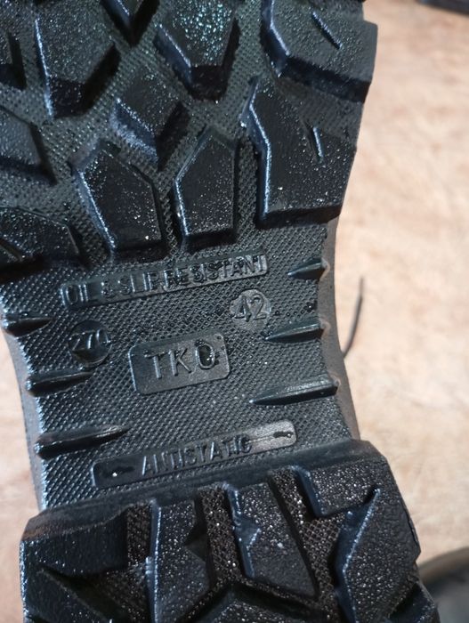 Продам берцы 42 размер