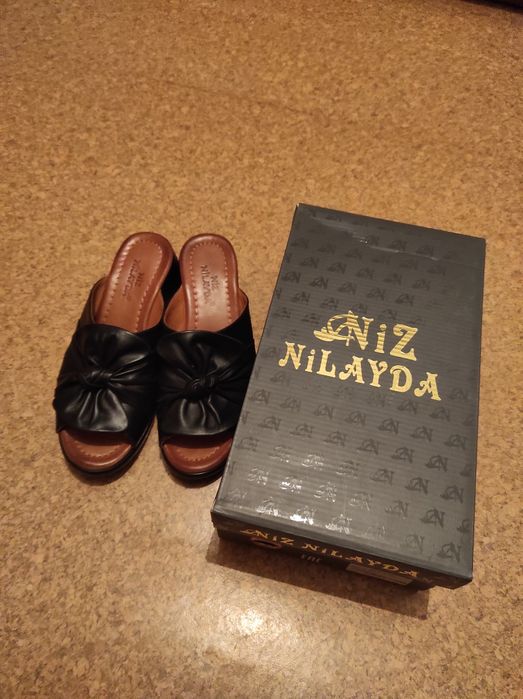 Обувь   продам   один  раз  одела