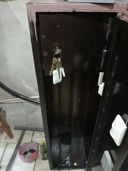 Сейф металлический