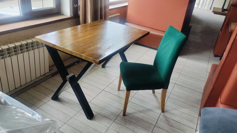 Столы, диваны для кафе