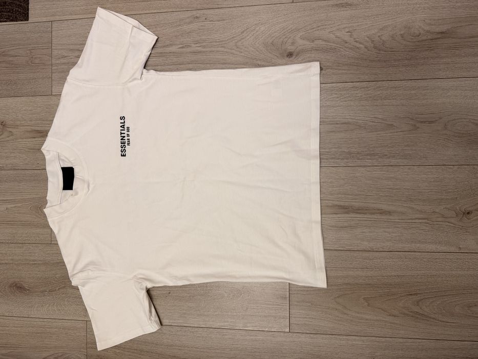Tricou essentials