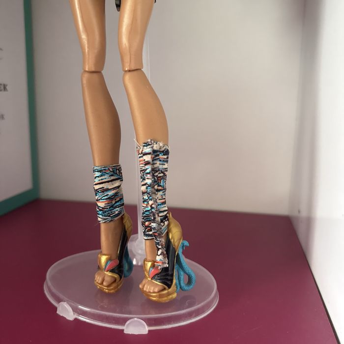 monster high кукла Нефера