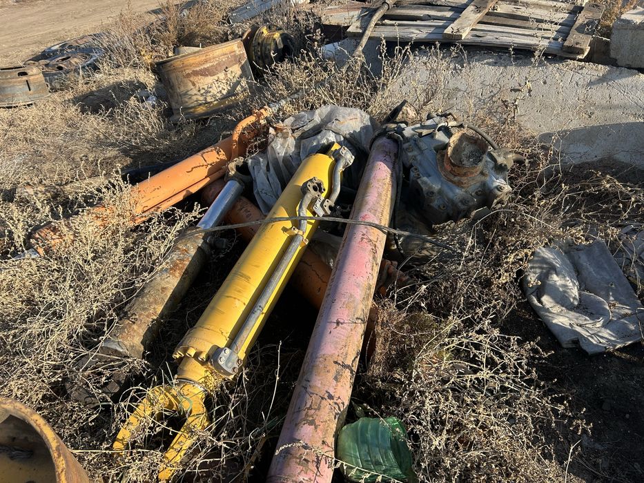 Гидроцилиндры от экскаватора и погрузчика