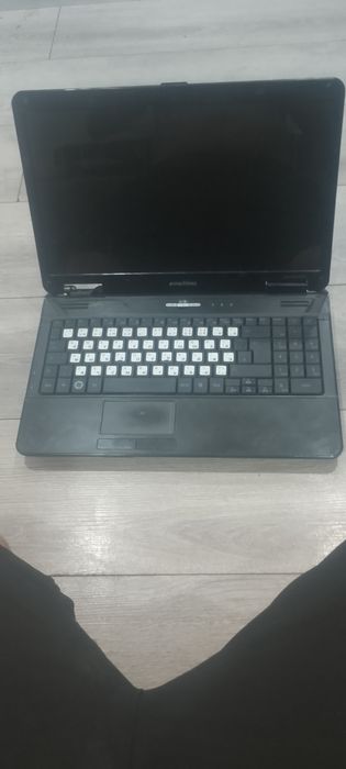 Продам ноутбук eMachines E627 series
