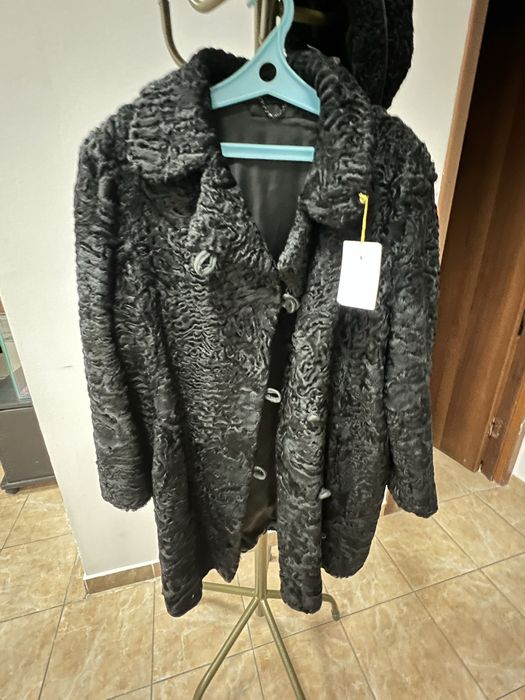 Шуба каракулевая