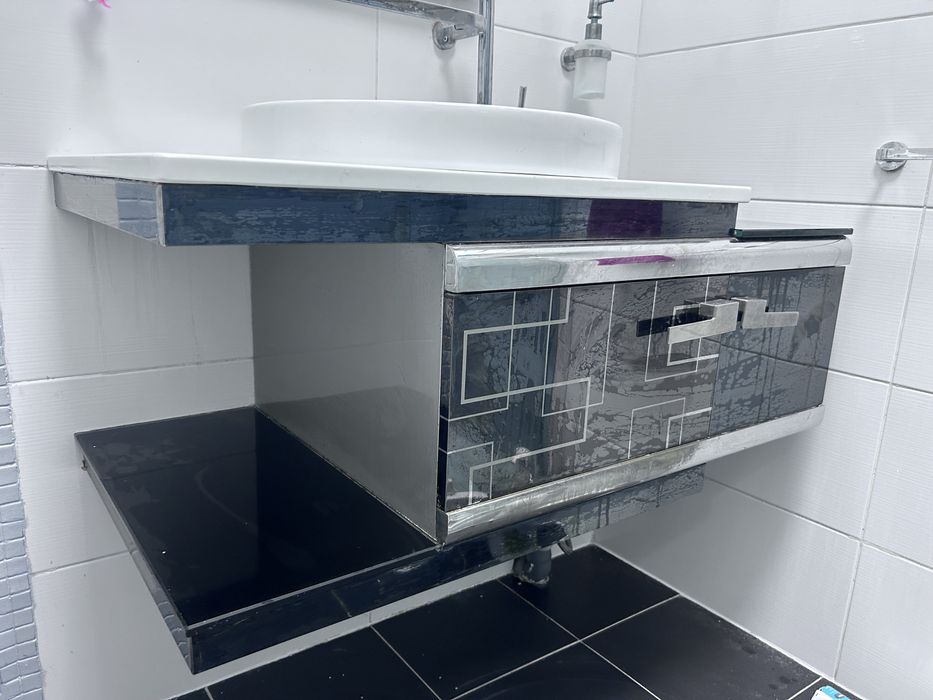 Продается подвесная раковина