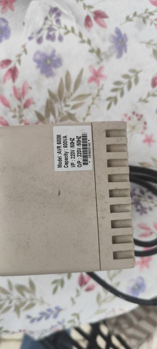 Stabilizator tensiune avr600m