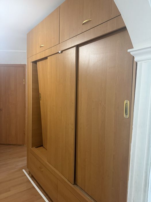Встроенный шкаф с зеркалом