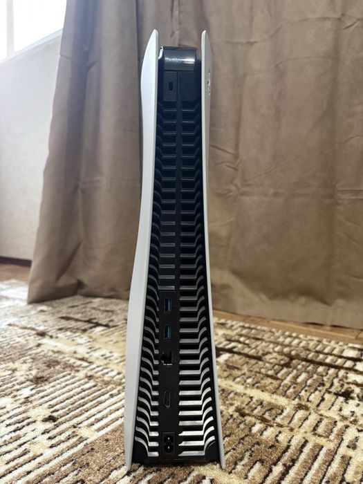 Playstation 5 disc version НЕРАЗЛИЧИМ ОТ НОВ!