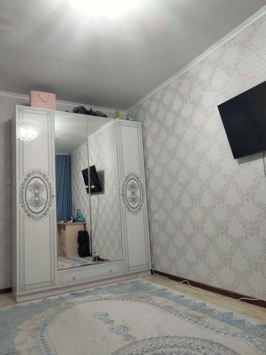 Шифоньер четырех дверный, с зеркалом