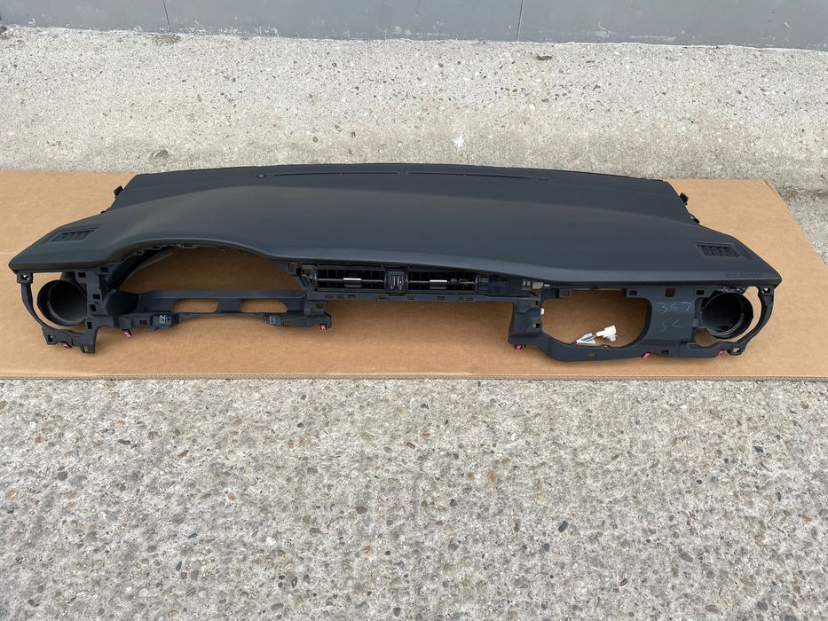 Plansa bord toyota auris