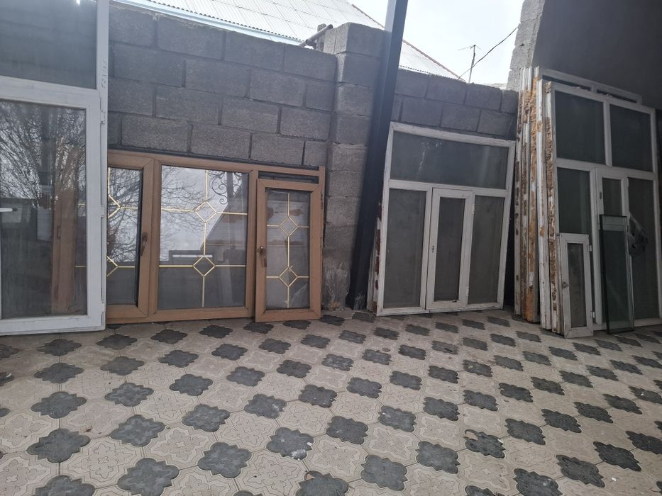 Пластик терезелер сатылады