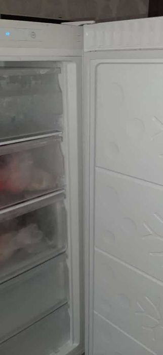 Продам морозильник