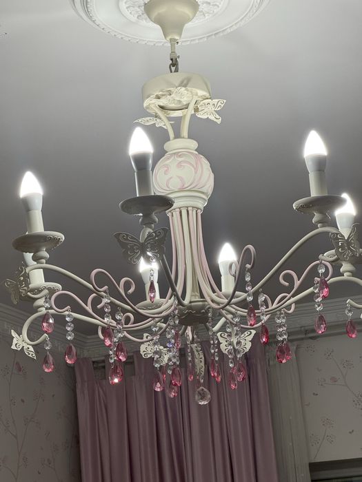 Продам очень красивыую люстру