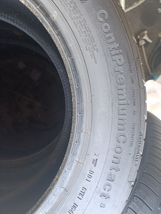 O anvelopă de vara 215 60 17 Continental