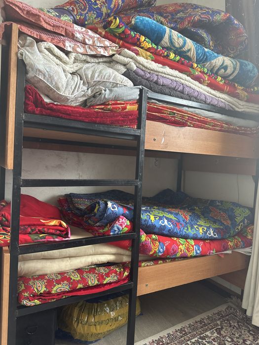 Детский кровать без матраса.