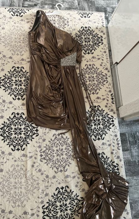 Официални рокли различни модели