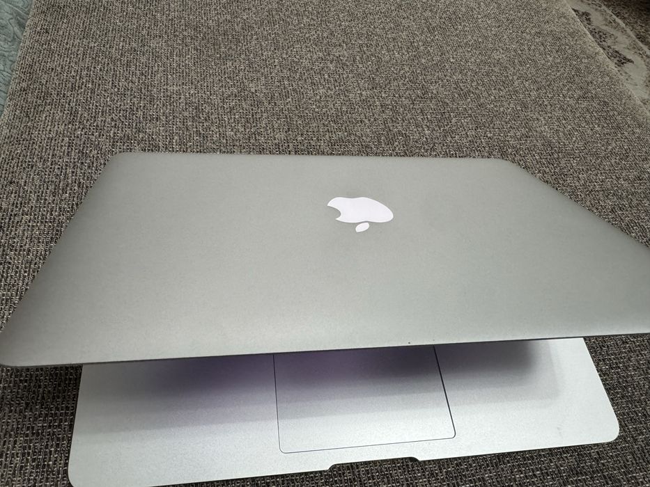 Продам Apple MacBook Air 13-inch Early 2015г