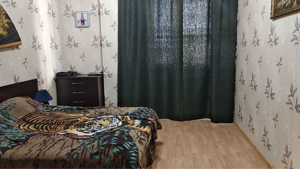 Яшнабадский район крестик 40-лет  4 комнатная квартира
