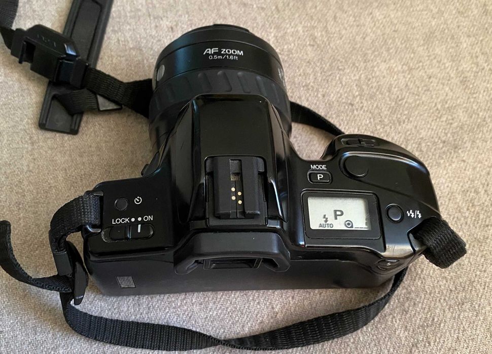 SLR Minolta Dynax 3xi + Minolta AF 35-70mm f 3.5-4.5 - colectie