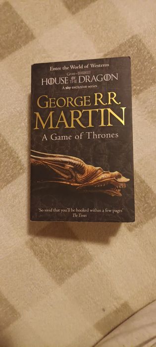 Книга Игра на тронове