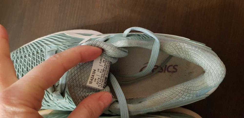 Pantofi sport Asics pentru tenis