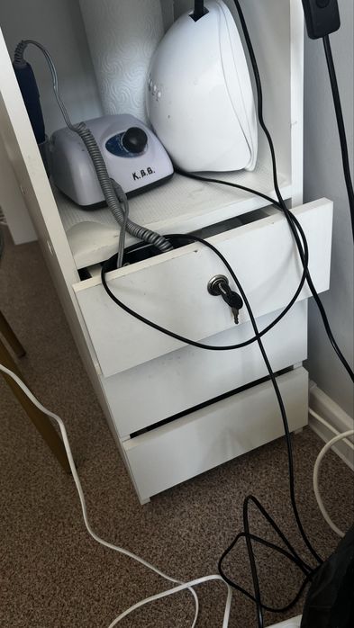 Продам стол для маникюра