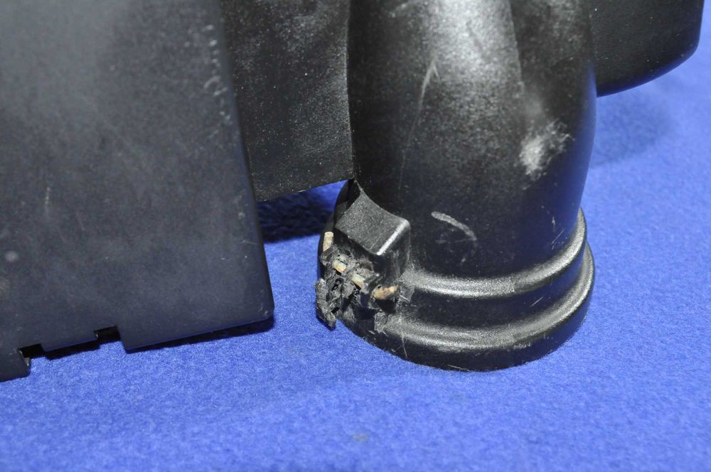 Корпус воздушного фильтра BMW 3 E36