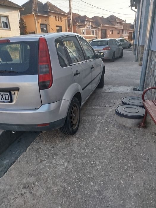 FORD Fiesta 2004 — imagine 3