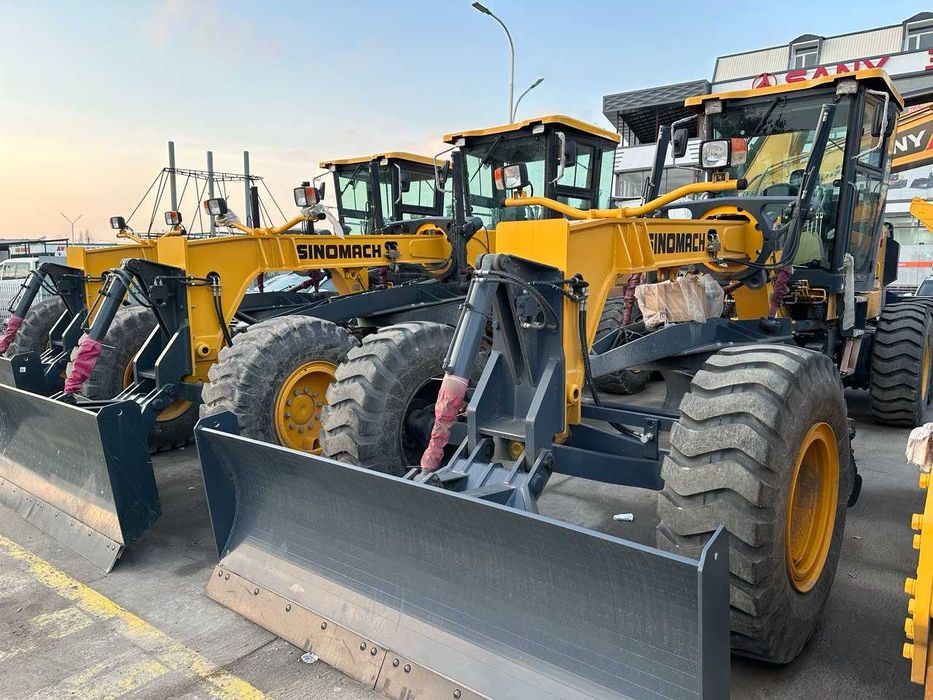 Грейдер "Sinomach 719Н" (by "Komatsu"),  190 от кучи