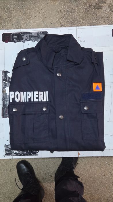 Vand costum unic de pompieri