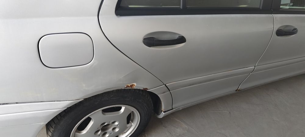 Срочно продам мерседес с180, 2001 год